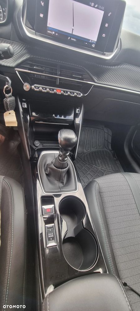 Peugeot 208 - 15