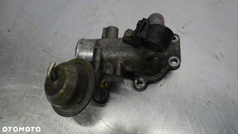 PRZEPUSTNICA TOYOTA YARIS I LIFT 1.4 - 2