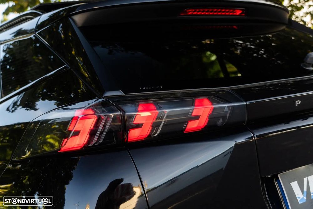 Peugeot 2008 1.2 PureTech GT - 36
