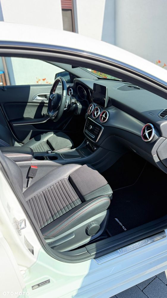 Mercedes-Benz CLA 200 7G-DCT AMG Line - 13