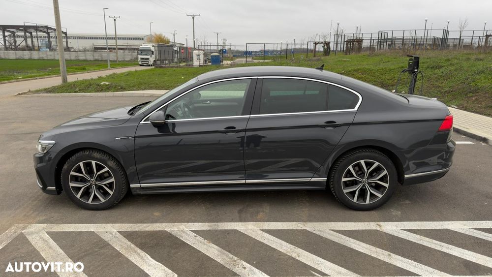 Volkswagen Passat 2.0 TDI DSG 4Mot Highline - 4