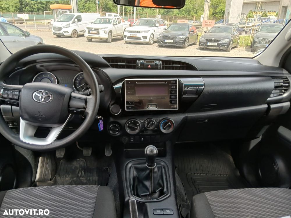Toyota Hilux 4x4 Double Cab M/T Comfort - 12