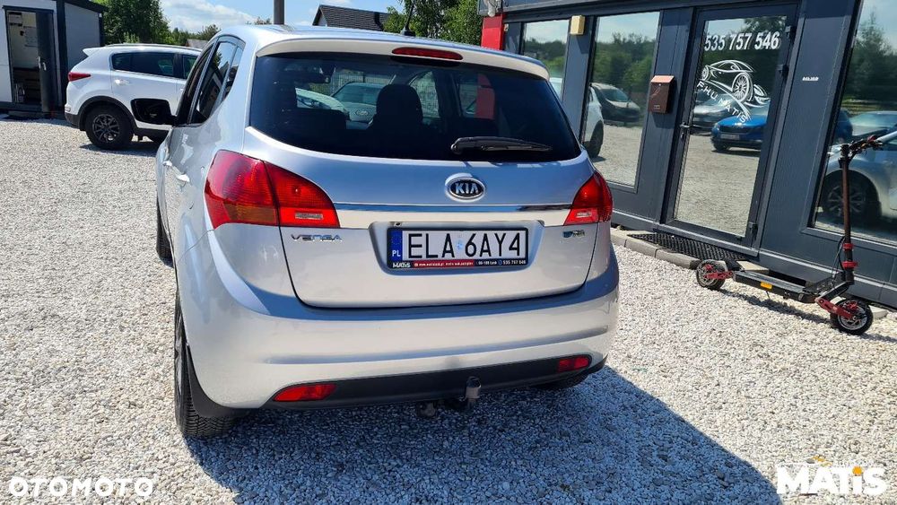 Kia Venga - 34