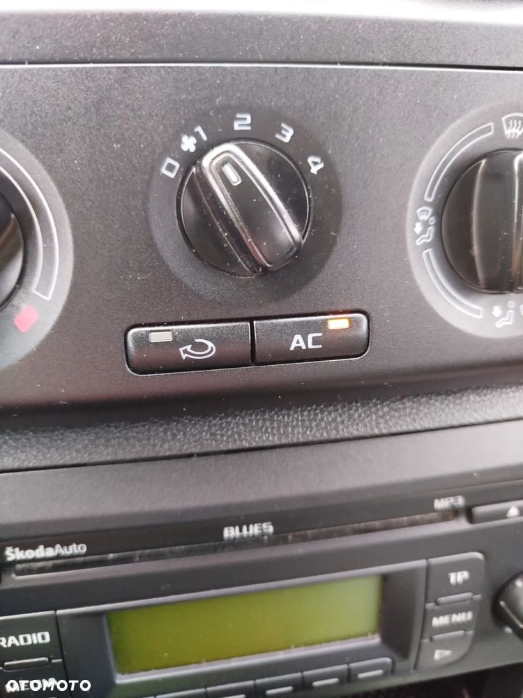 Skoda Roomster 1.4 MPI PLUS EDITION - 18