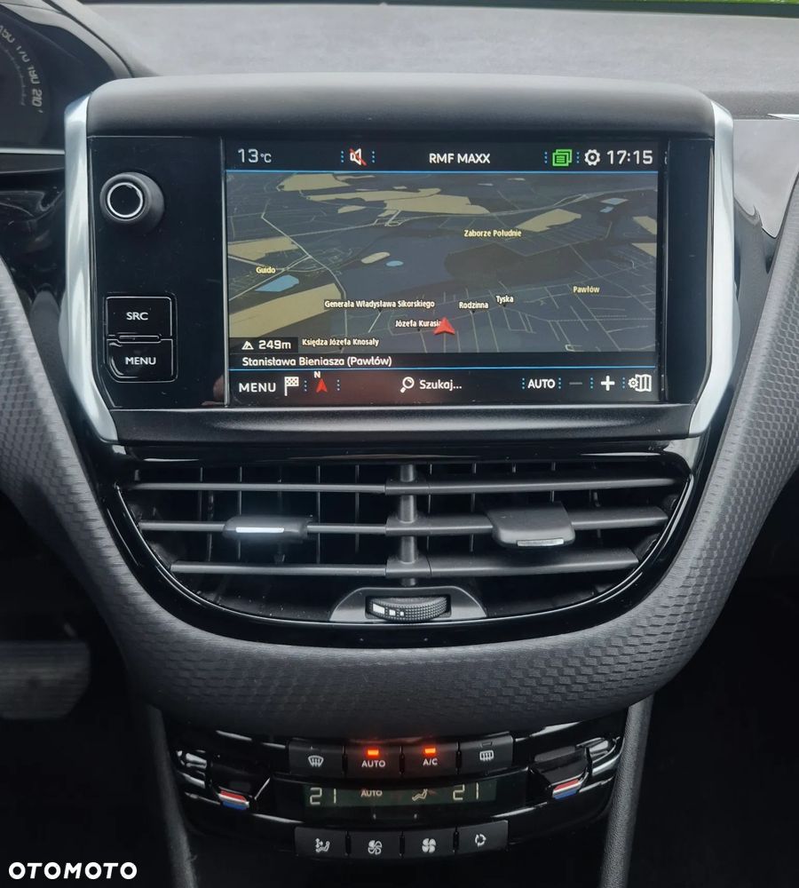 Peugeot 2008 1.2 Pure Tech Allure S&S EAT6 - 26