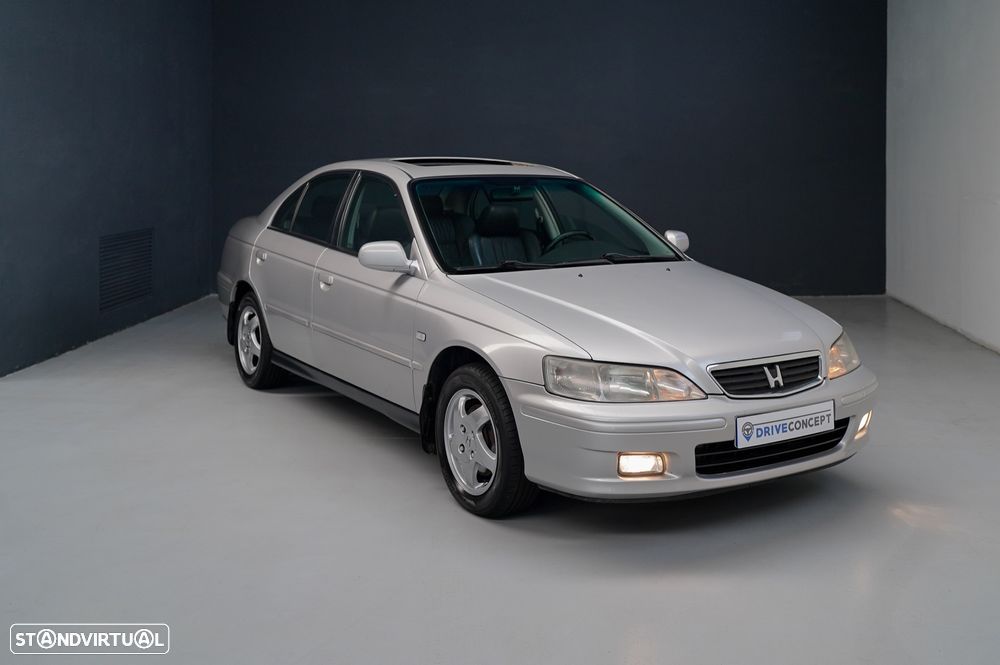 Honda Accord 2.0 ES - 1