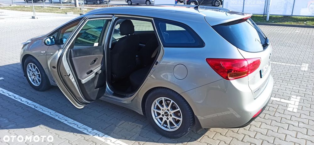 Kia Ceed 1.6 GDI L - 13