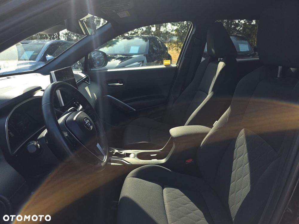 Toyota Corolla Cross - 12