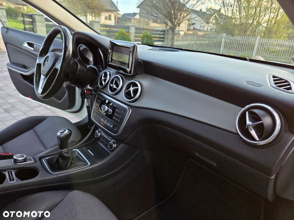 Mercedes-Benz GLA - 20