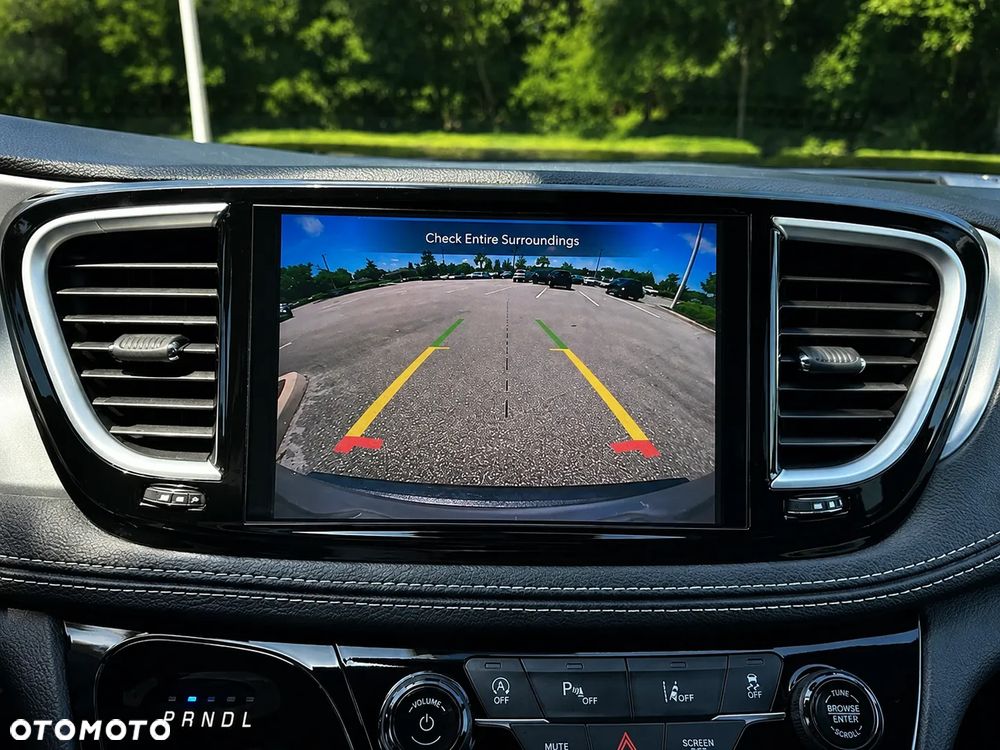 Chrysler Pacifica - 15