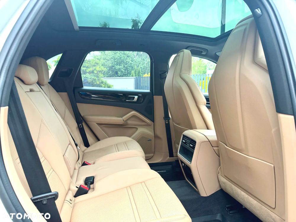 Porsche Cayenne Standard - 9