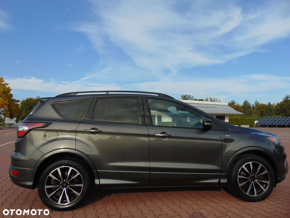 Ford Kuga 2.0 TDCi 2x4 ST-Line - 22