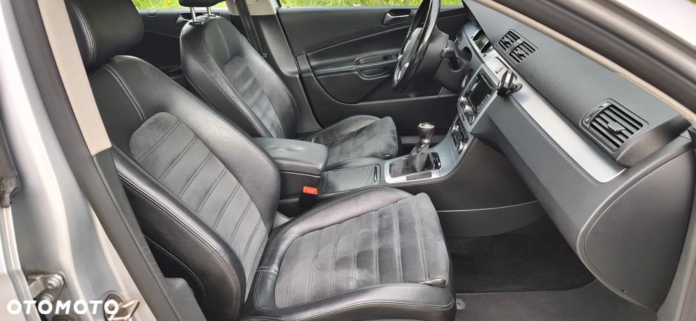 Volkswagen Passat 2.0 TDI Highline - 10