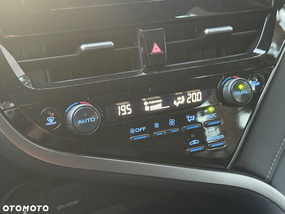 Toyota Camry - 19