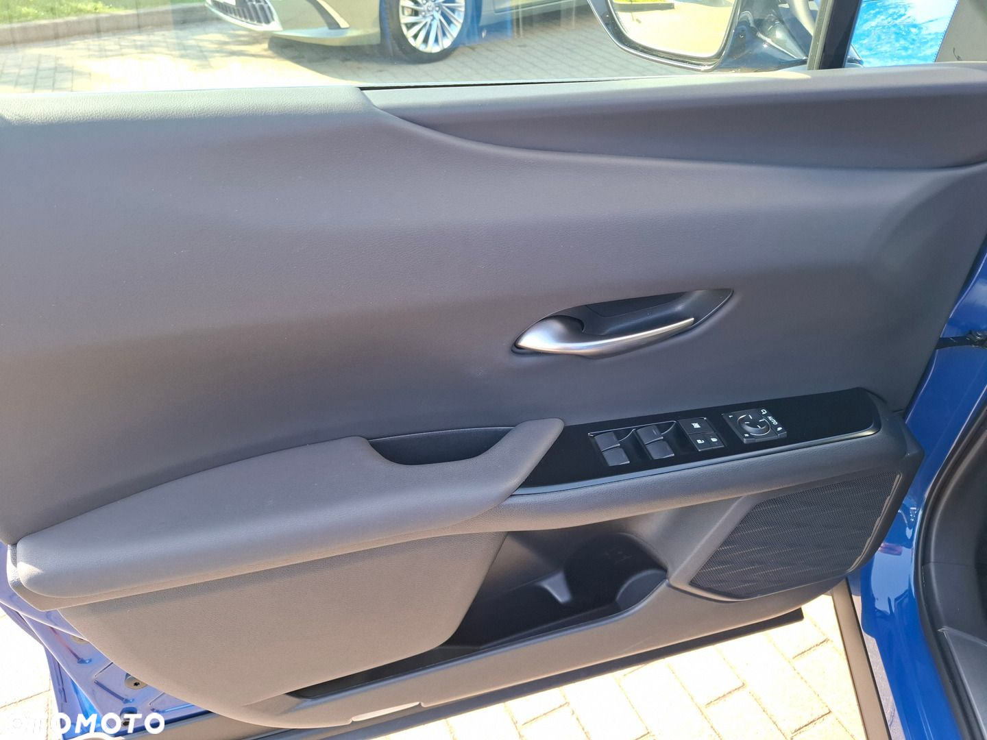 Lexus UX 300e 72.8 kWh Prestige 2WD - 12