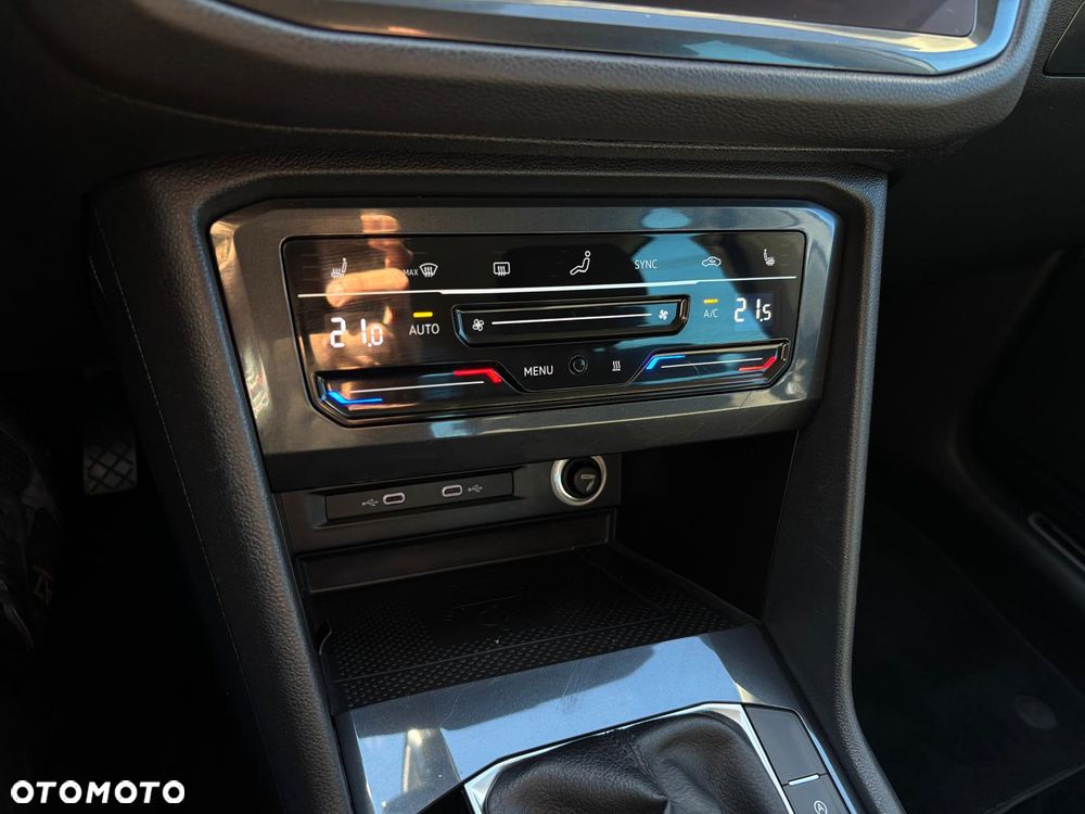 Volkswagen Tiguan 2.0 TDI SCR Elegance DSG - 15