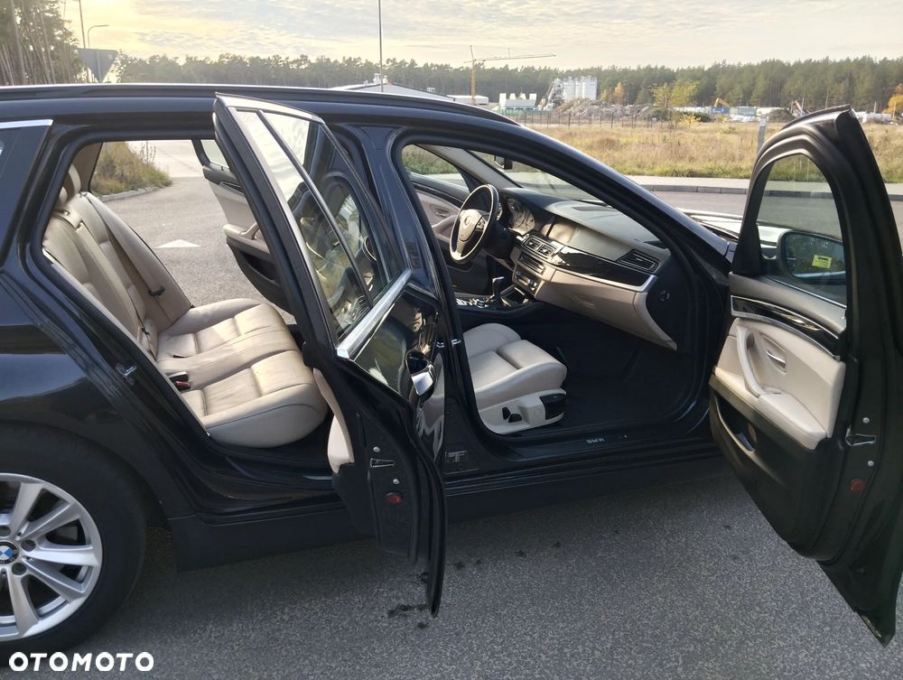 BMW Seria 5 520d Touring Luxury Line - 37