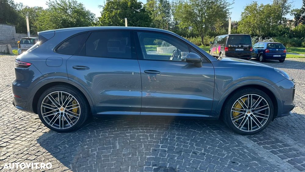 Porsche Cayenne - 1
