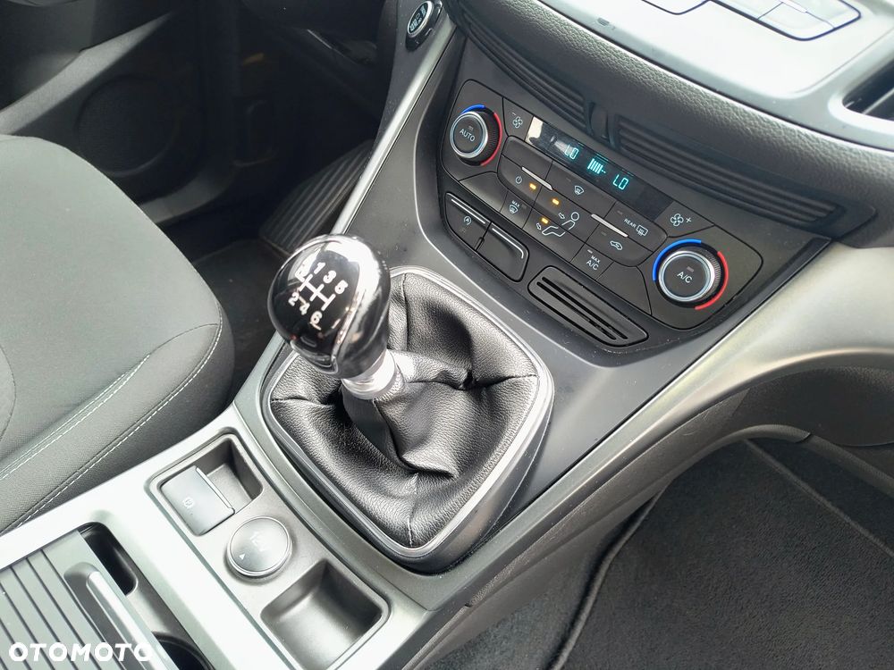 Ford Kuga - 12