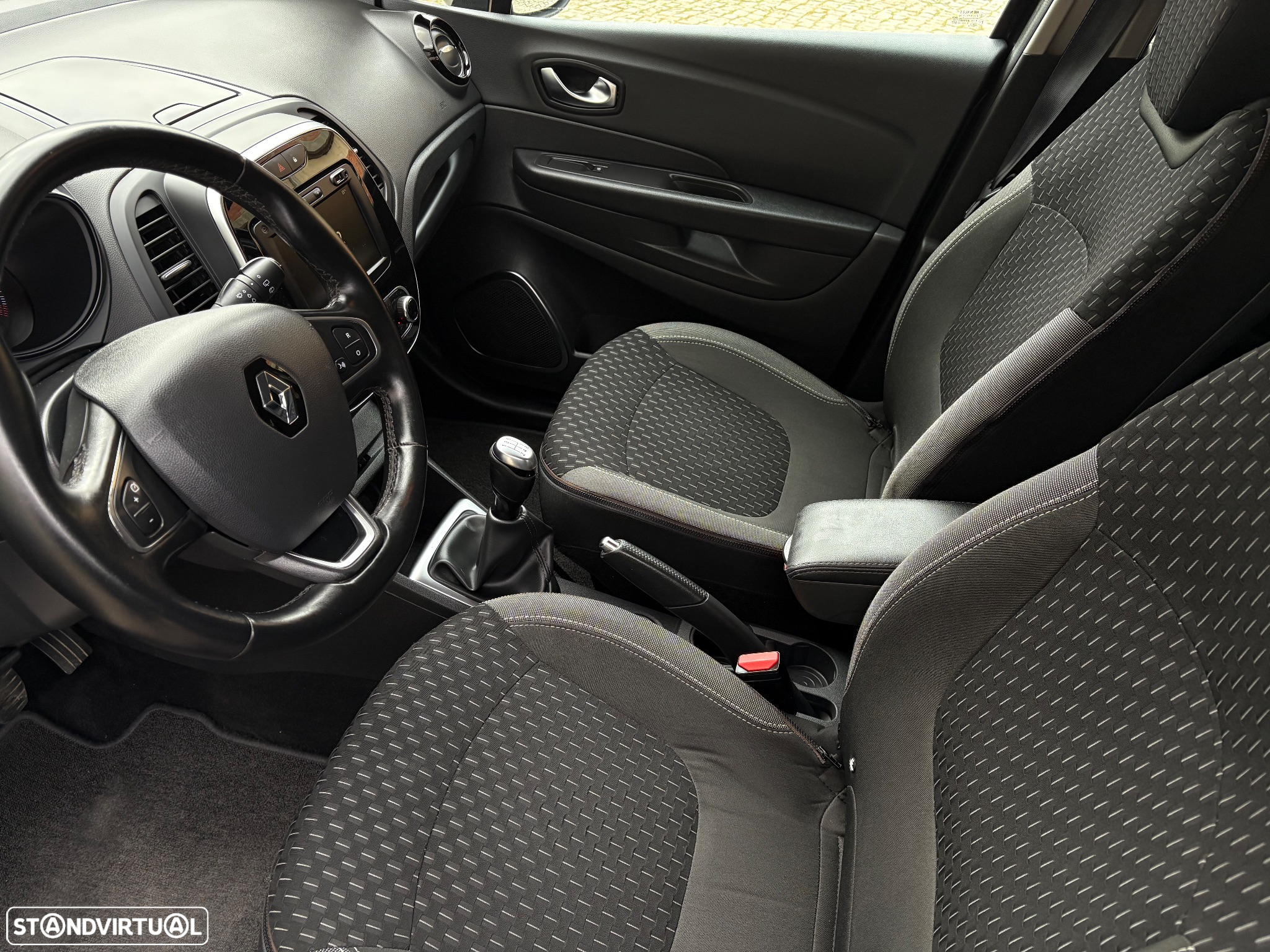 Renault Captur 1.5 dCi Exclusive - 10