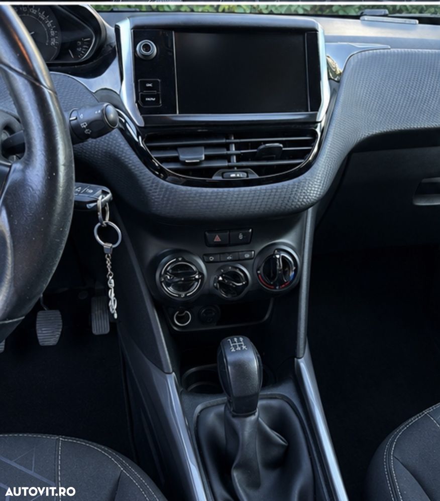 Peugeot 2008 - 12