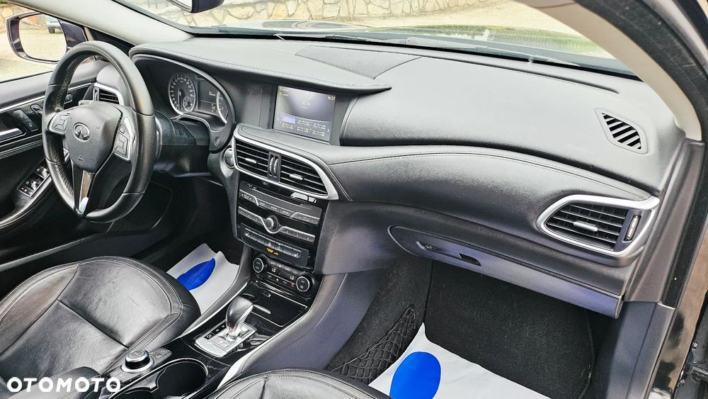 Infiniti QX30 2.0t DCT AWD Premium - 35