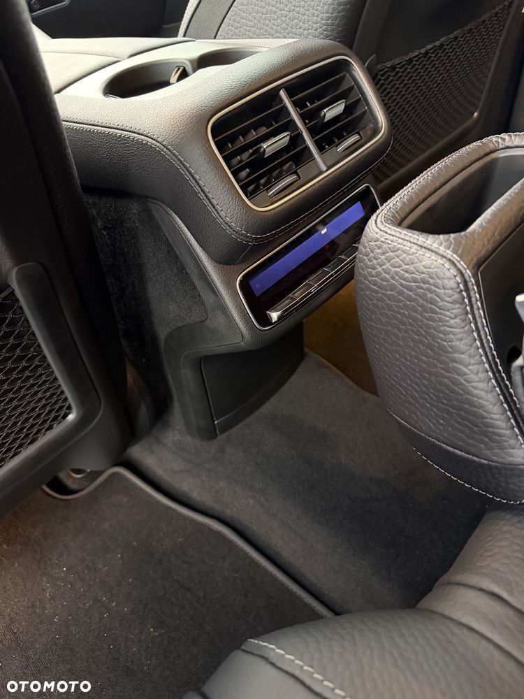 Mercedes-Benz GLS - 13