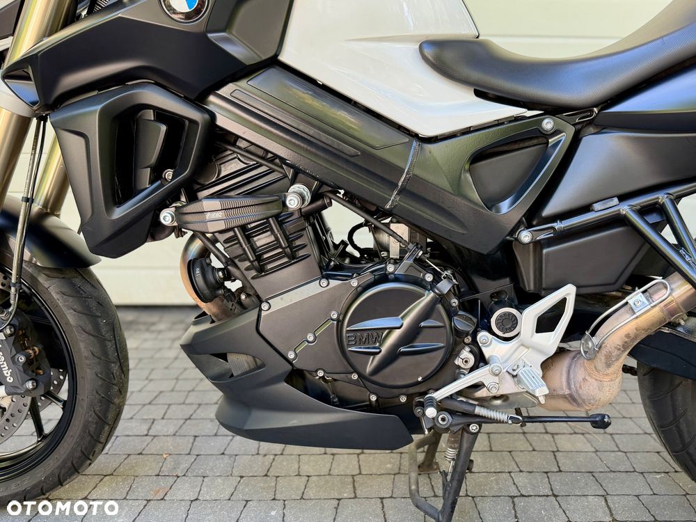 BMW F - 19