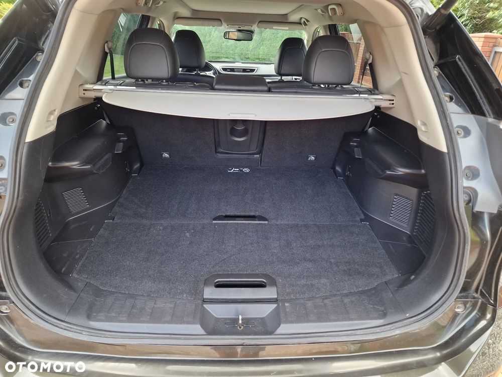 Nissan X-Trail 2.0 dCi ALL-MODE 4x4i Xtronic Tekna - 17