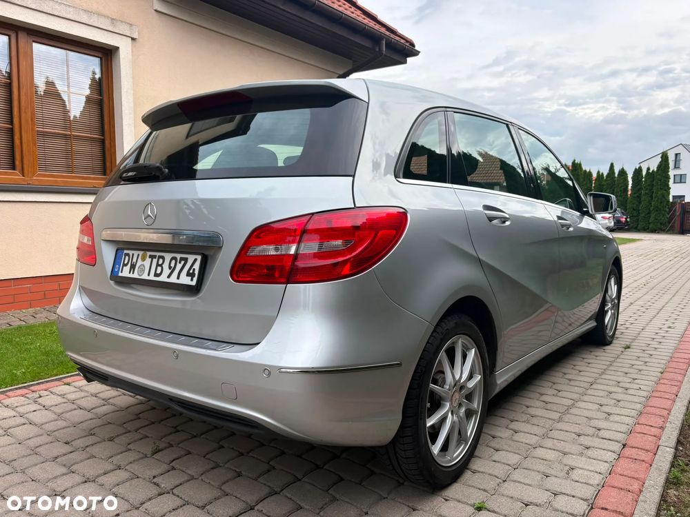 Mercedes-Benz Klasa B 180 BlueEFFICIENCY Edition Style - 6