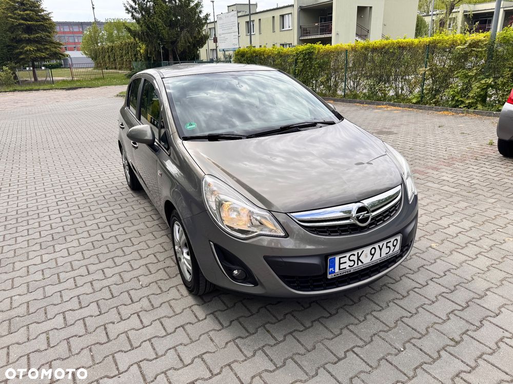 Opel Corsa 1.2 16V Essentia - 11