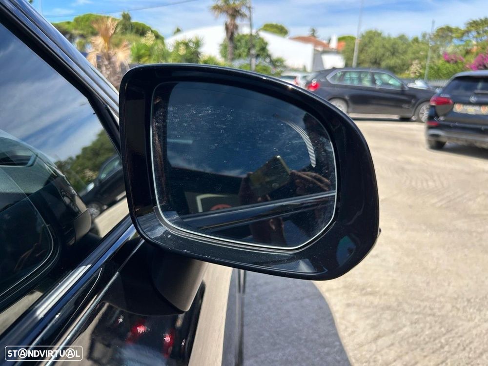 Volvo XC 60 2.0 T6 PHEV Black Edition AWD - 12