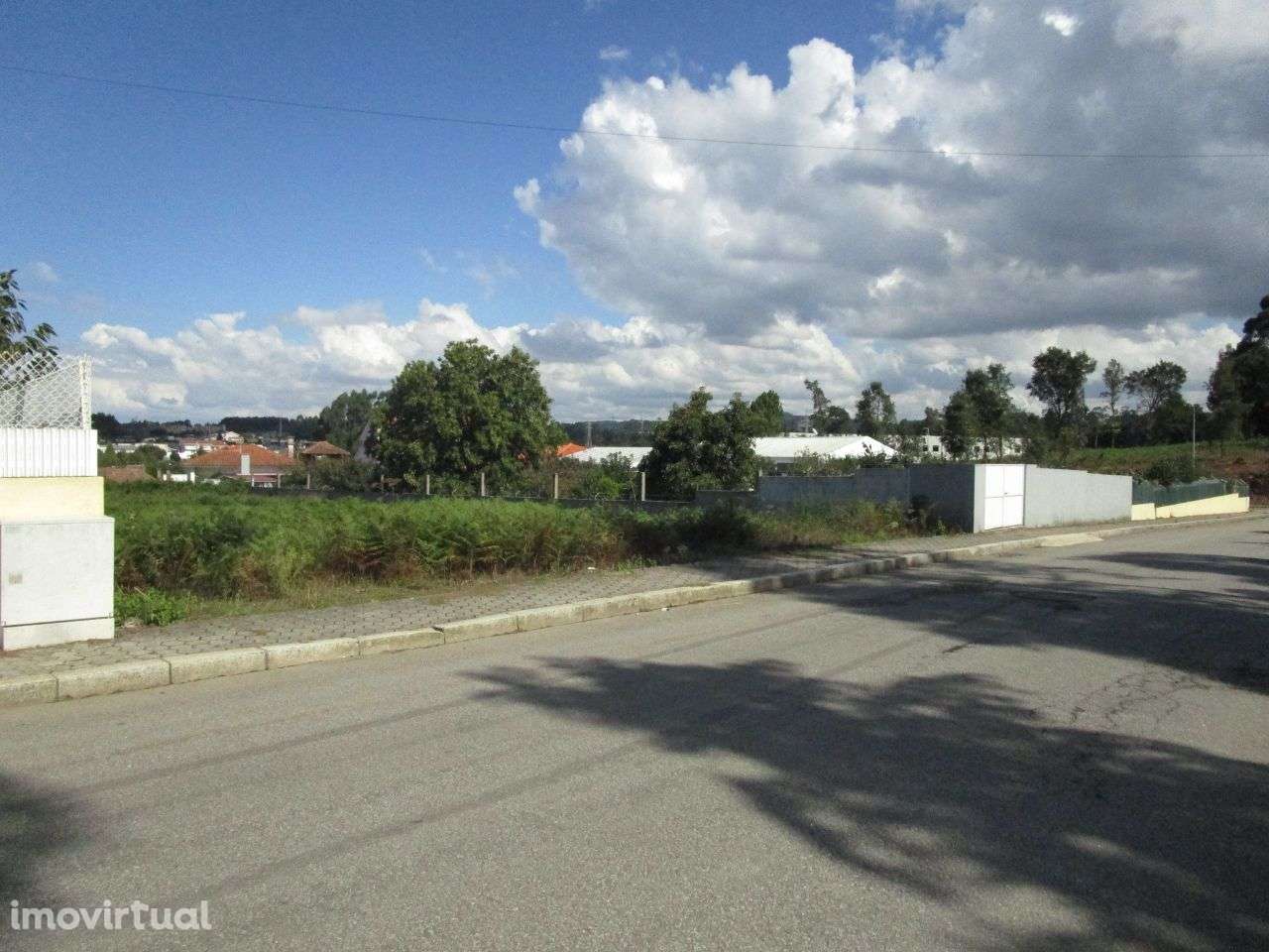 Terreno para construção de moradia isolada de 4 frentes - Serzedo - Grande imagem: 4/7