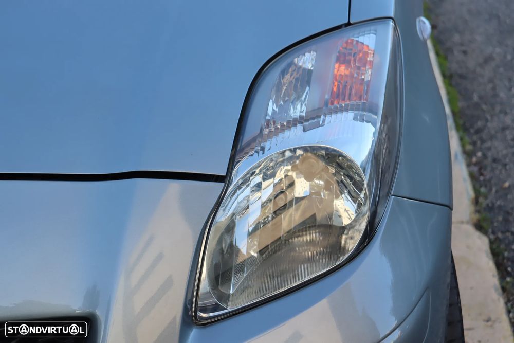 Toyota Yaris 1.3 VVT-i Sol High Pack VSC+TRC - 33