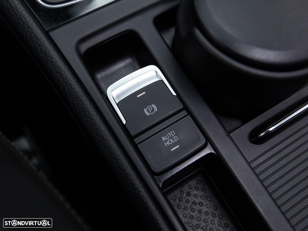 VW Golf 2.0 TSI R DSG - 24