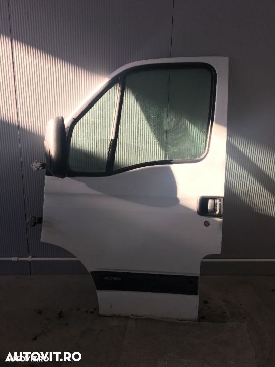 usa stg fata Renault Master,an fabr 2008 - 1