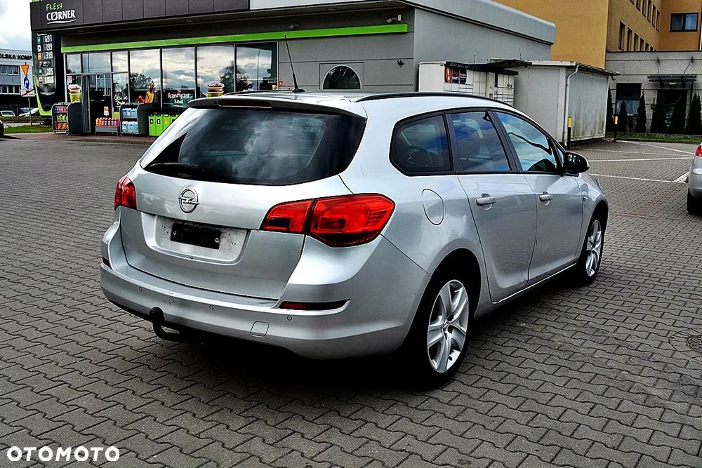 Opel Astra 2011 photo 5