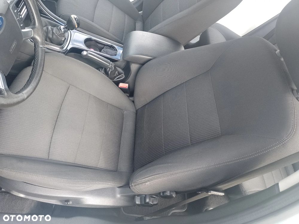 Ford Mondeo 2.0 TDCi Titanium - 20