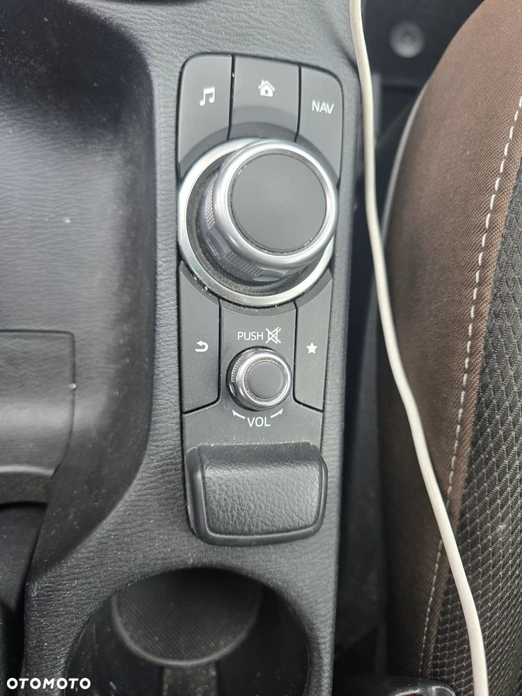 Mazda 2 - 15