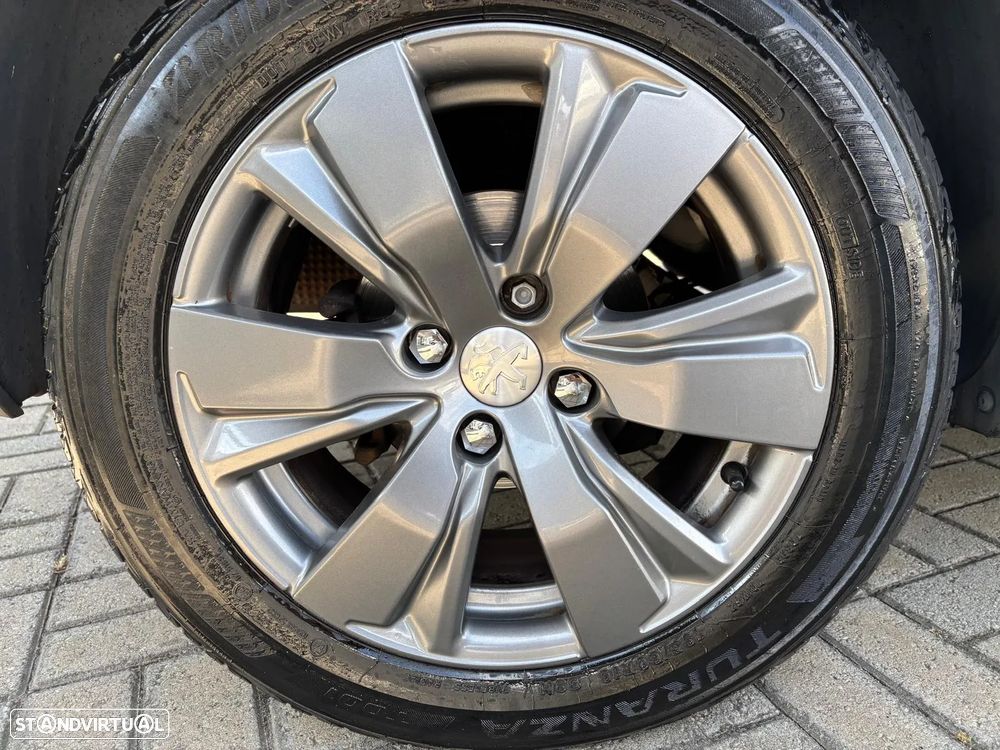 Peugeot 2008 1.2 PureTech Style - 21