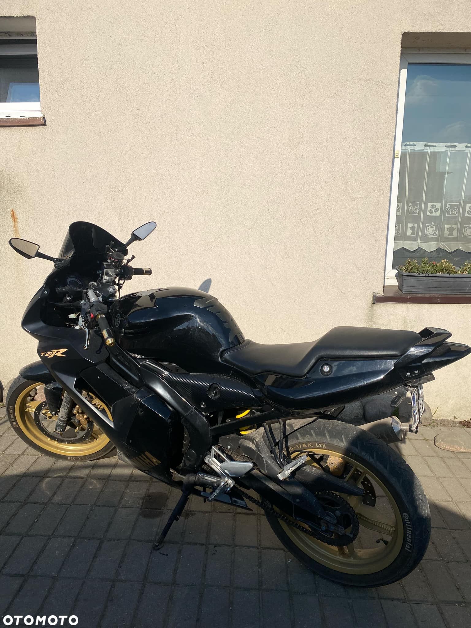 Yamaha TZR - 1