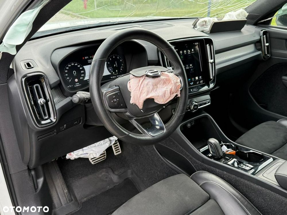 Volvo XC 40 B4 B AWD DKG RDesign - 11