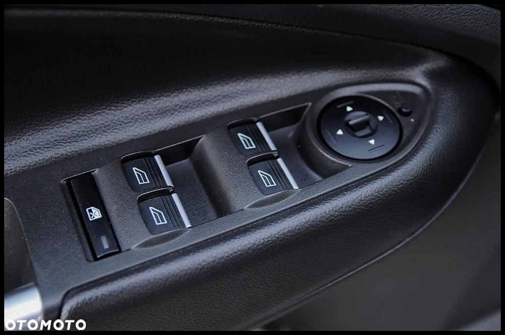 Ford Kuga - 28