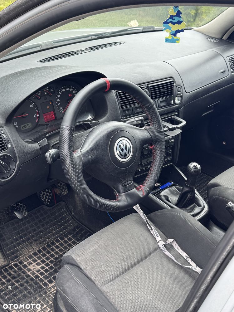 Volkswagen Golf - 5
