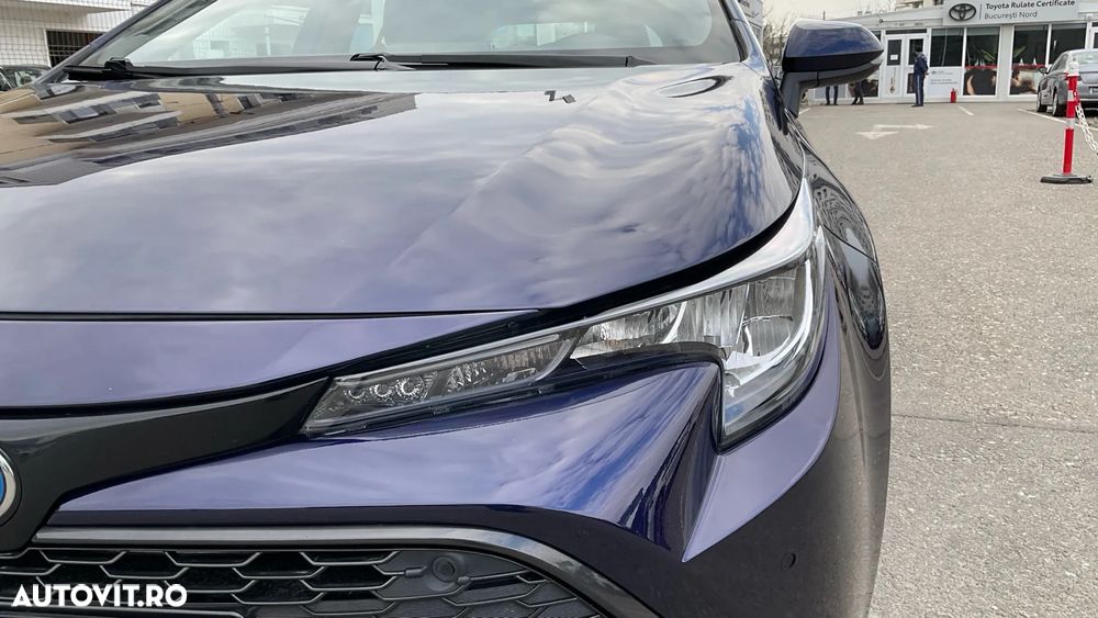 Toyota Corolla 1.8 HSD Business - 12