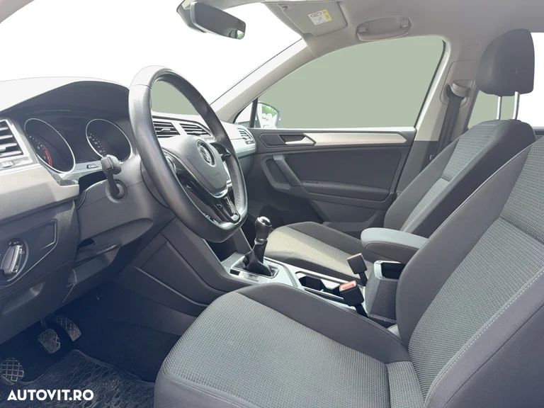 Volkswagen Tiguan - 10