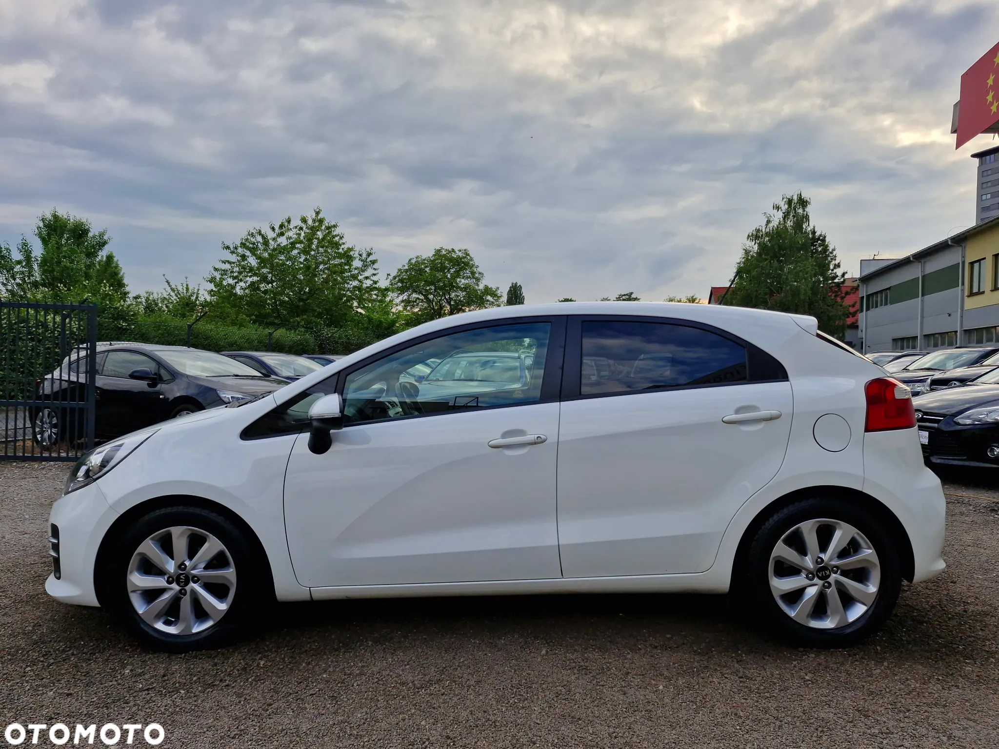 Kia Rio 1.2 Fifa World Cup Edition - 2