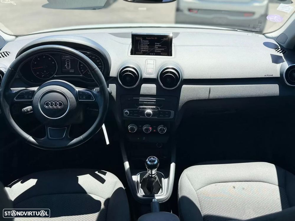 Audi A1 Sportback 1.0 TFSI Sport — fotografia 12