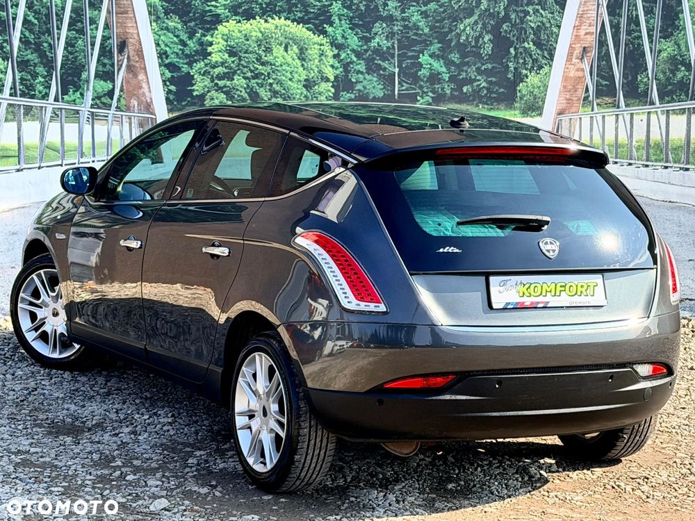 Lancia Delta 1.4 T-Jet 16v Oro - 11