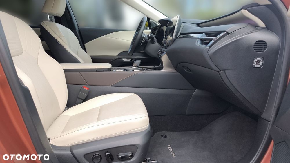Lexus RX - 10